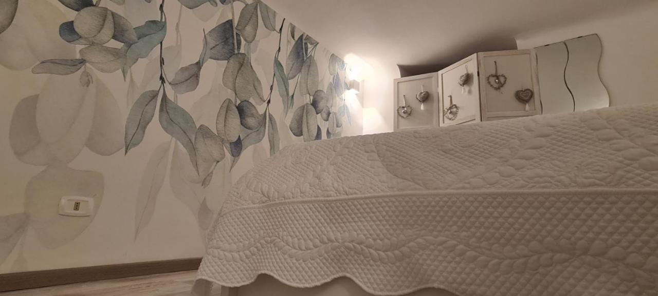 Case Di Paola Via Crisanzio Bari Exterior foto